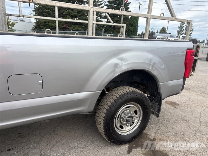 Ford F-350 XL 4x4 Pickup Furgoni altro