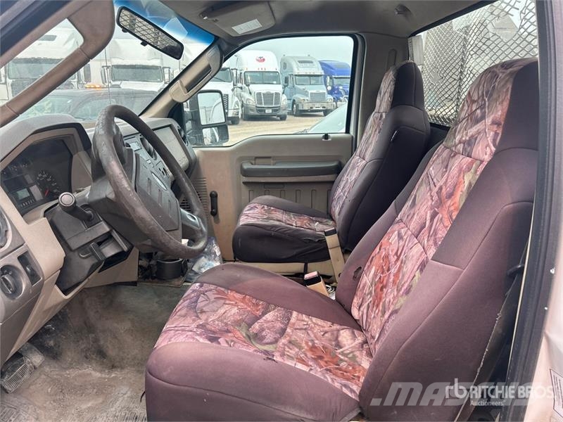 Ford F-350 XL 4x4 Pickup (Inoperable) その他