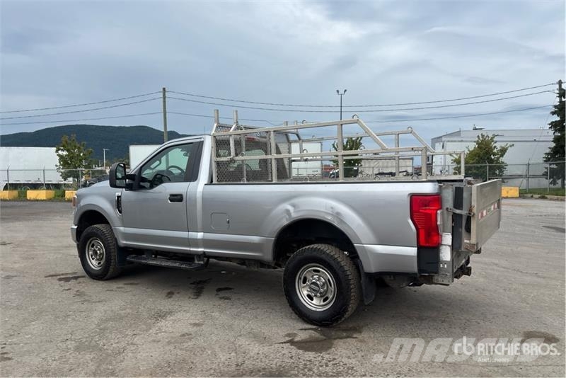 Ford F-350 XL 4x4 Pickup Furgoni altro