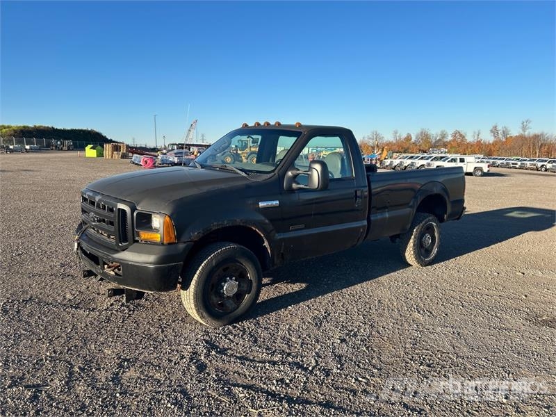 Ford F-350 XL 4x4 Pickup Ostalo