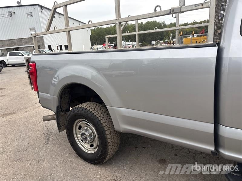 Ford F-350 XL 4x4 Pickup Furgoni altro