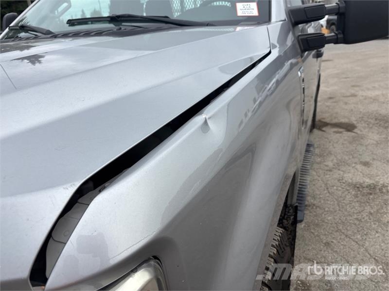 Ford F-350 XL 4x4 Pickup Furgoni altro