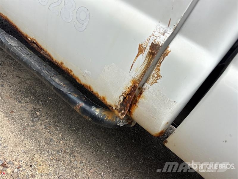 Ford F-350 XL 4x4 Pickup (Inoperable) その他