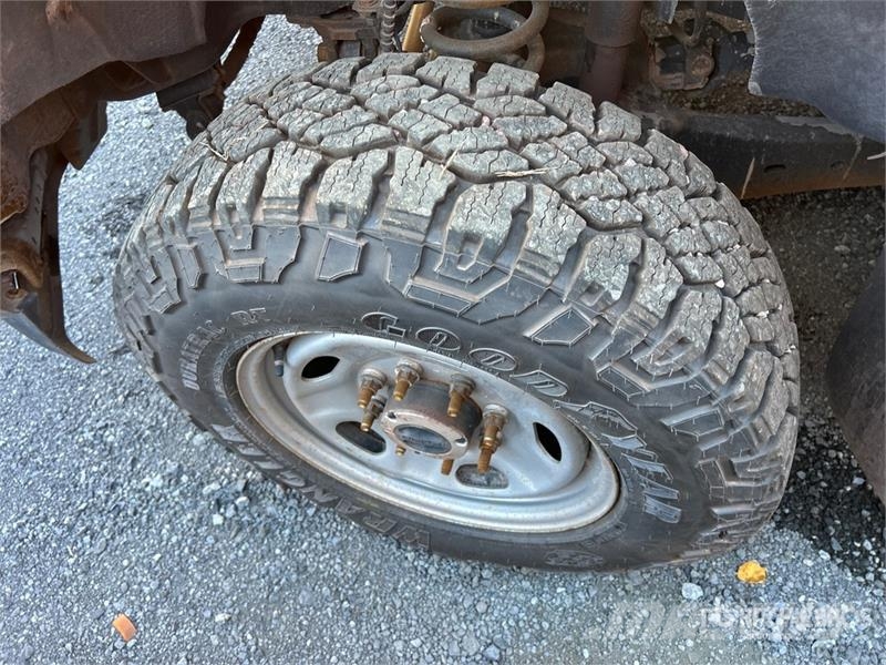 Ford F-350 XLT 4x4 Crew Cab Pickup (Inoperable) Andere Transporter