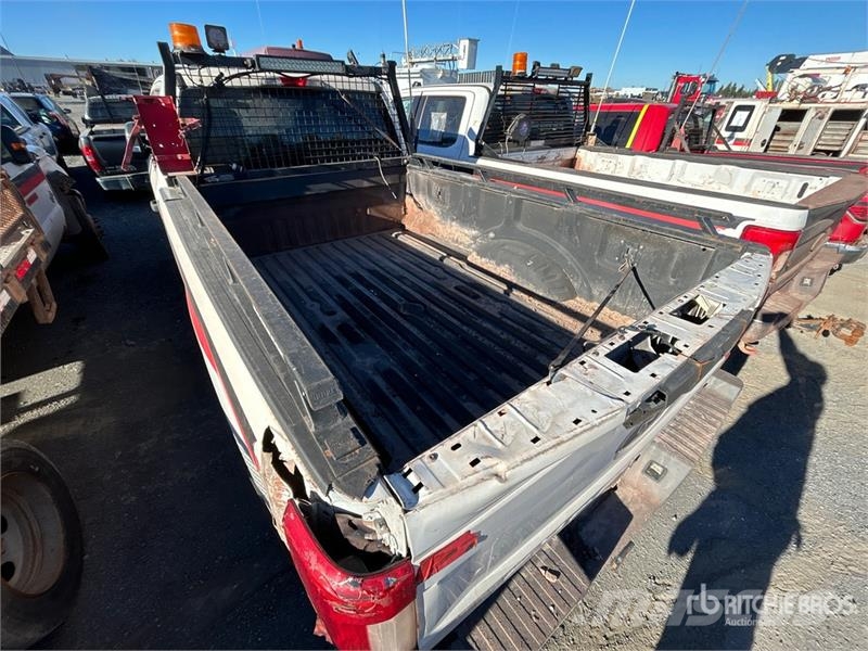 Ford F-350 XLT 4x4 Crew Cab Pickup (Inoperable) Andere Transporter