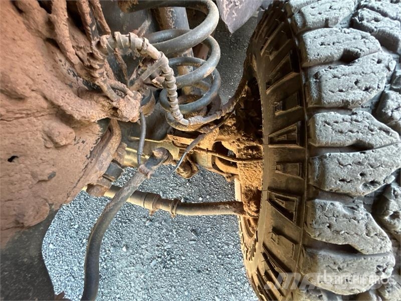 Ford F-350 XLT 4x4 Crew Cab Pickup (Inoperable) Furgoni altro