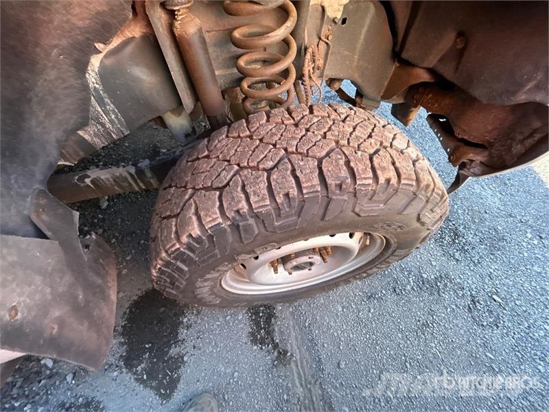 Ford F-350 XLT 4x4 Crew Cab Pickup (Inoperable) Andere Transporter
