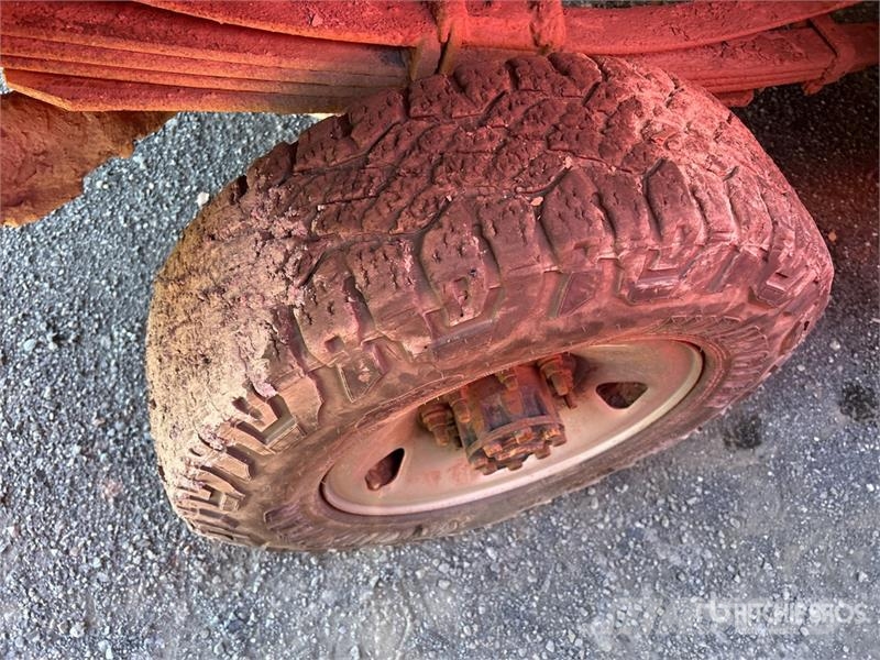 Ford F-350 XLT 4x4 Crew Cab Pickup (Inoperable) Furgoni altro