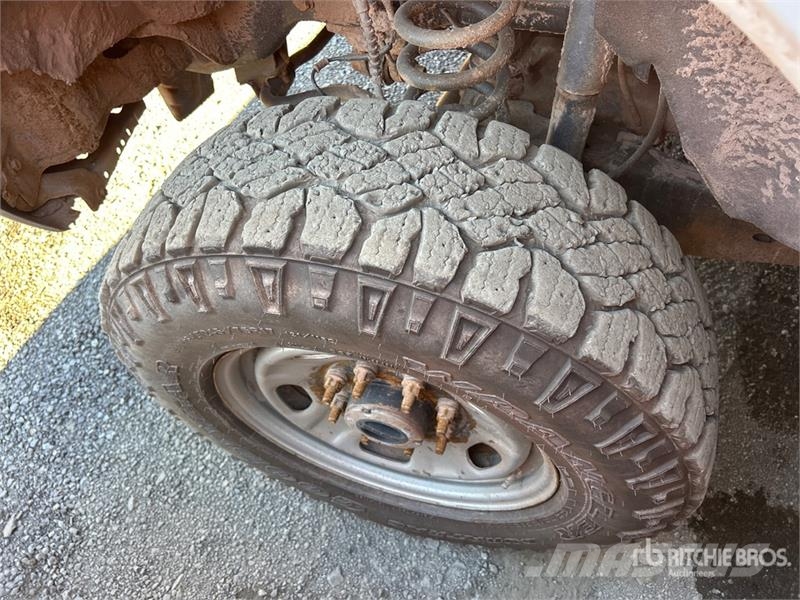 Ford F-350 XLT 4x4 Crew Cab Pickup (Inoperable) Furgoni altro