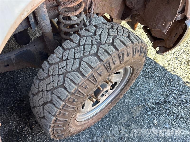 Ford F-350 XLT 4x4 Crew Cab Pickup (Inoperable) Furgoni altro