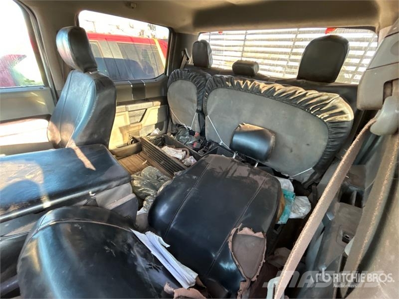 Ford F-350 XLT 4x4 Crew Cab Pickup (Inoperable) Furgoni altro