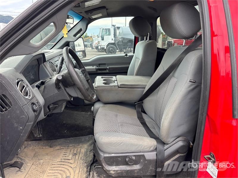 Ford F-350 XLT 4x4 Pickup Other
