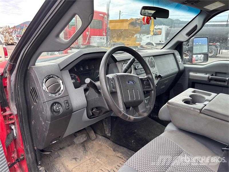 Ford F-350 XLT 4x4 Pickup Other