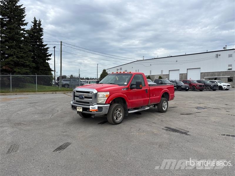 Ford F-350 XLT 4x4 Pickup Other