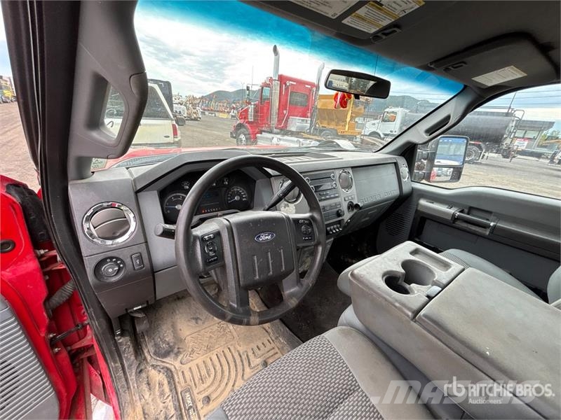 Ford F-350 XLT 4x4 Pickup Other
