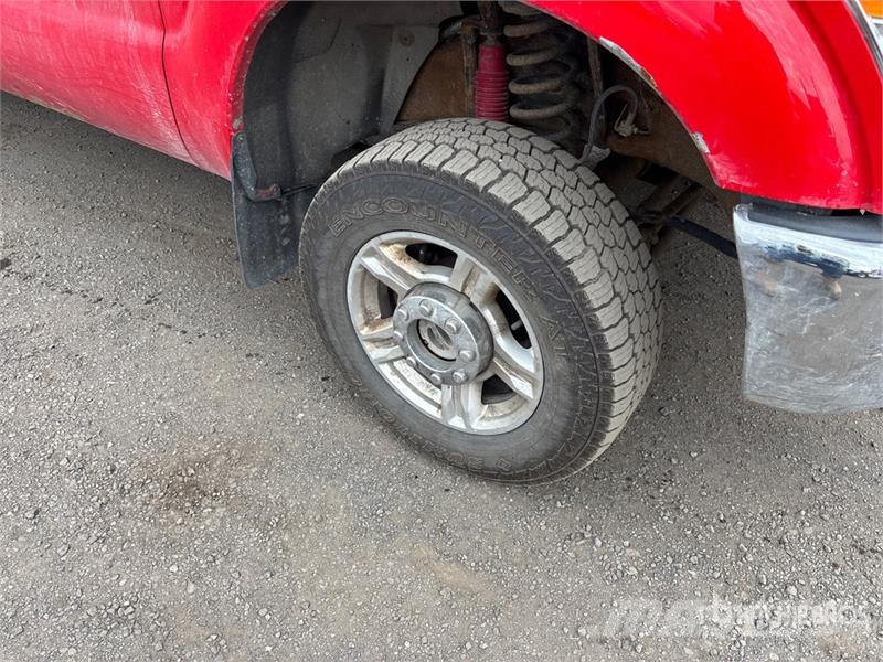 Ford F-350 XLT 4x4 Pickup Other