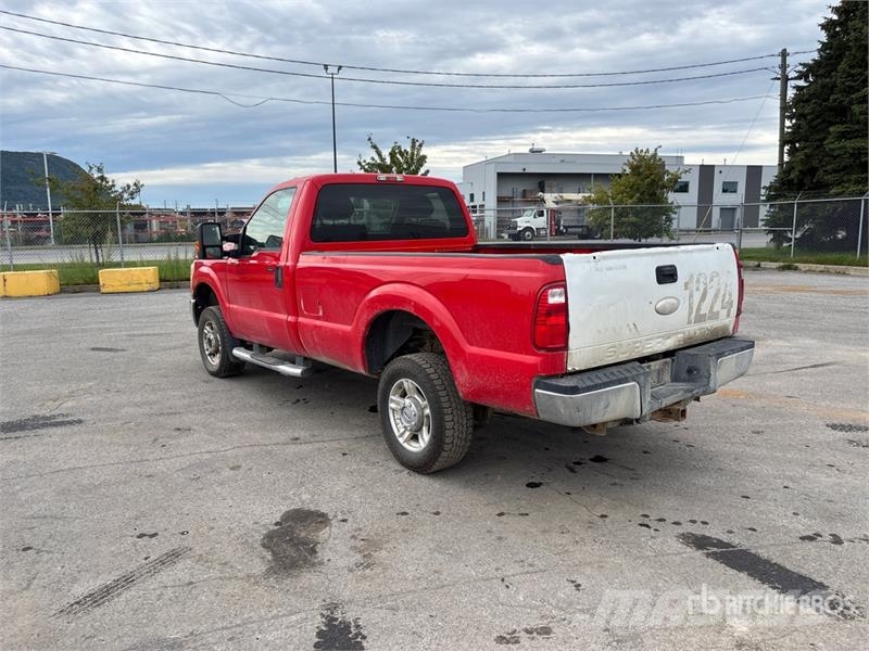 Ford F-350 XLT 4x4 Pickup Other