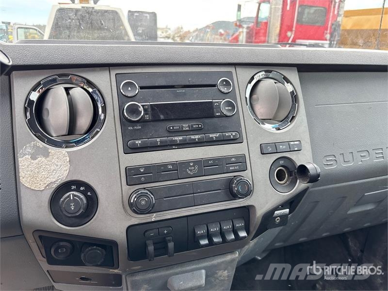 Ford F-350 XLT 4x4 Pickup Other