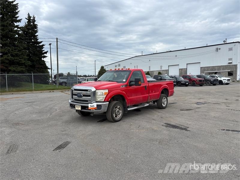 Ford F-350 XLT 4x4 Pickup Other