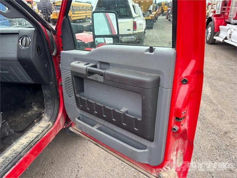 Ford F-350 XLT 4x4 Pickup Other