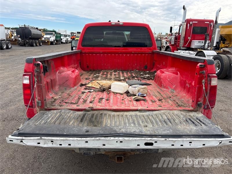 Ford F-350 XLT 4x4 Pickup Other