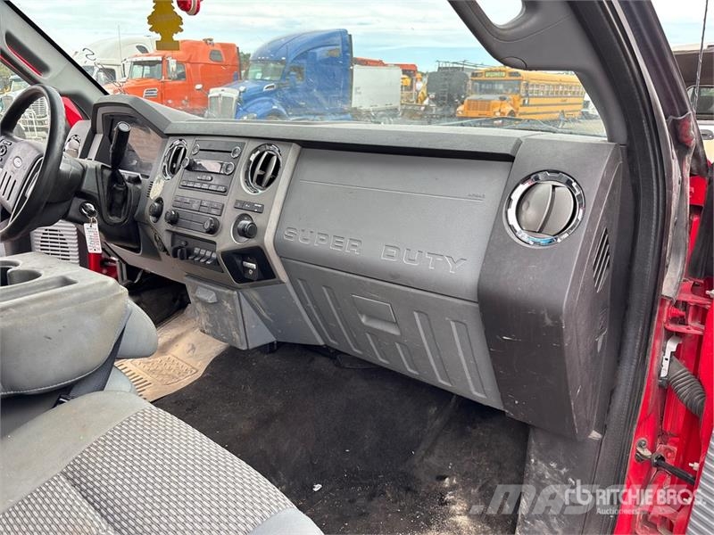 Ford F-350 XLT 4x4 Pickup Other