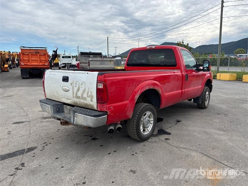 Ford F-350 XLT 4x4 Pickup Other