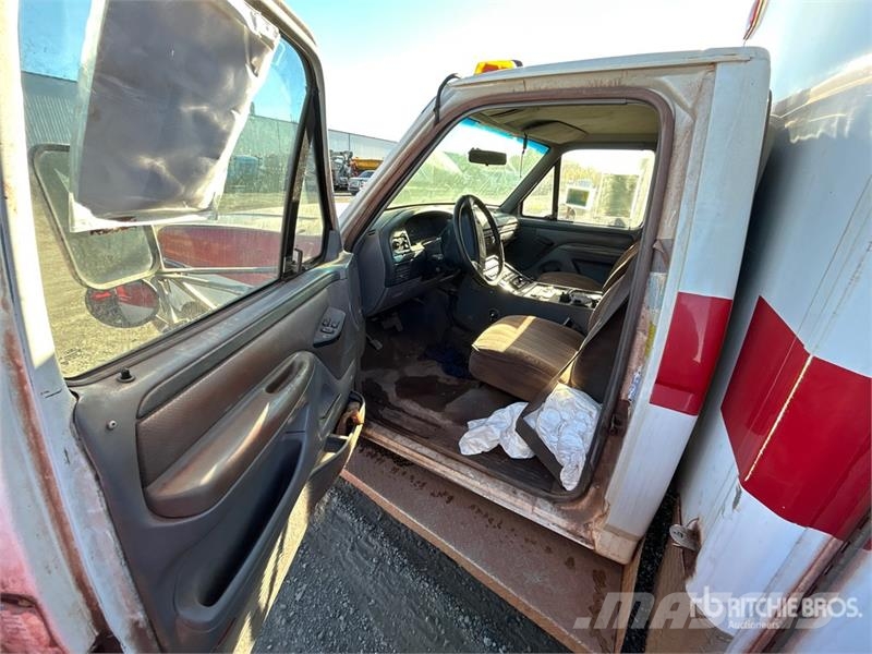 Ford F-350 XLT Super Duty Ambulances
