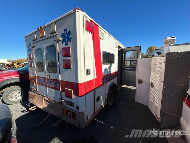 Ford F-350 XLT Super Duty Ambulances