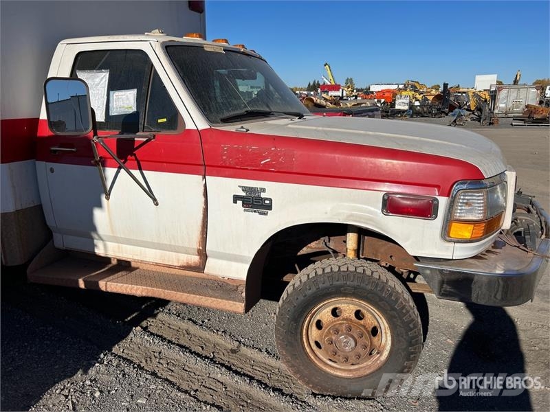 Ford F-350 XLT Super Duty Ambulances