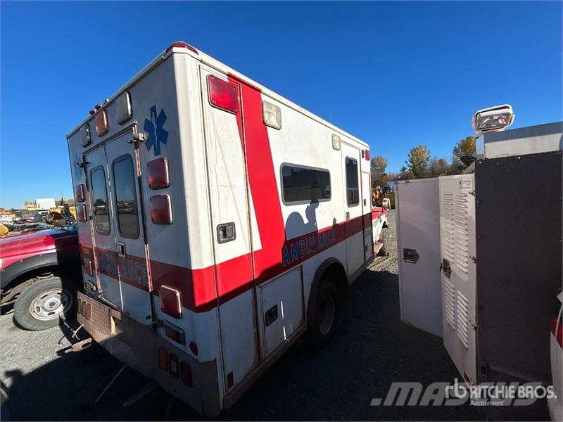 Ford F-350 XLT Super Duty Ambulances