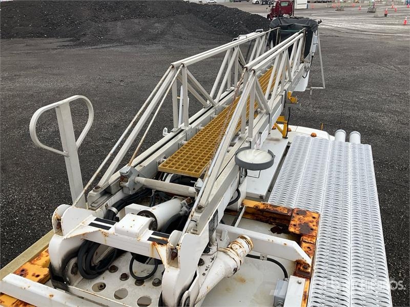 Ford F-450 Plataformas aéreas montadas em camião