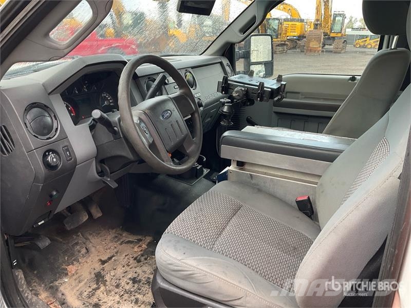 Ford F-450 Auto korpe