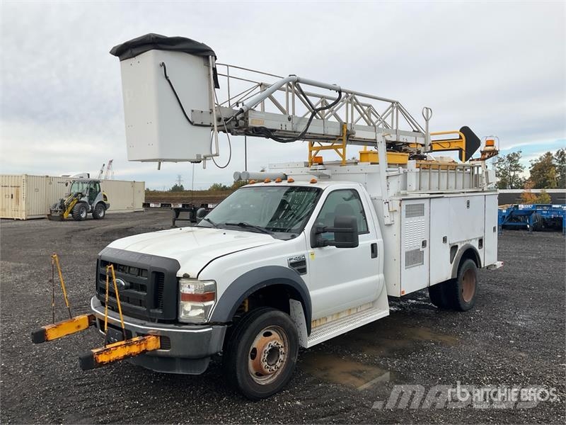 Ford F-450 Plataformas aéreas montadas em camião