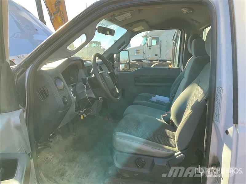 Ford F-450 شاحنات قلابة