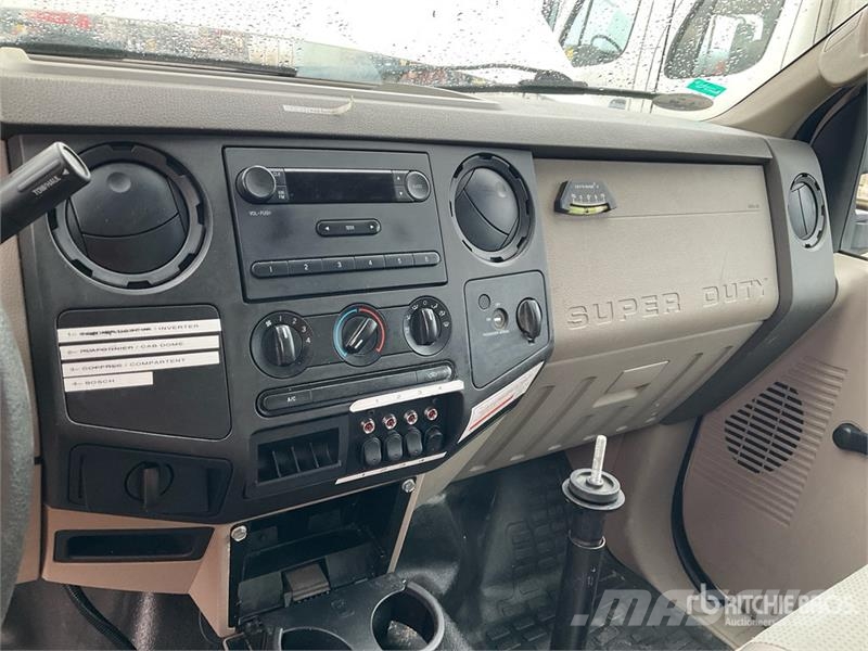 Ford F-450 Plataformas aéreas montadas em camião
