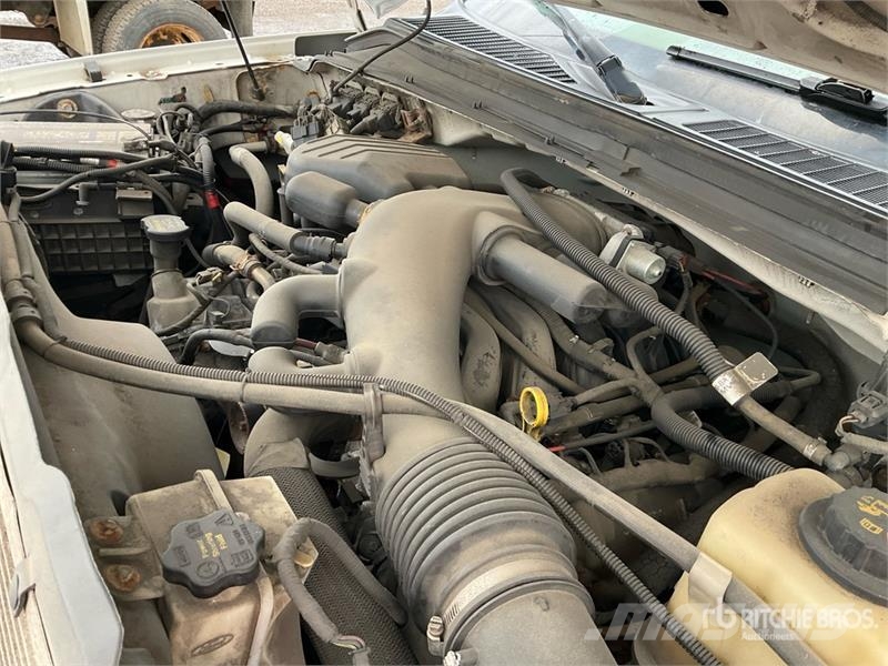 Ford F-450 Plataformas aéreas montadas em camião