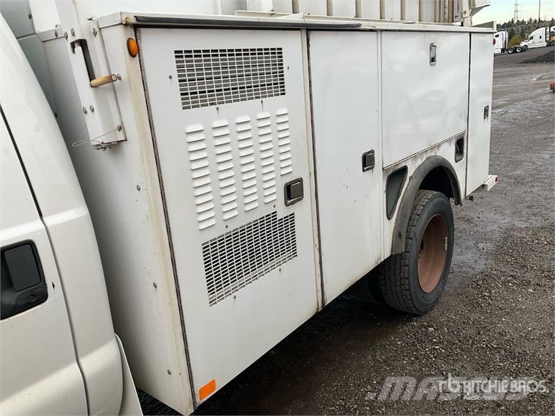 Ford F-450 Plataformas aéreas montadas em camião