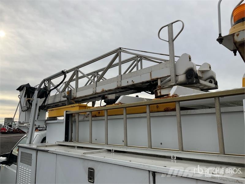 Ford F-450 Plataformas aéreas montadas em camião