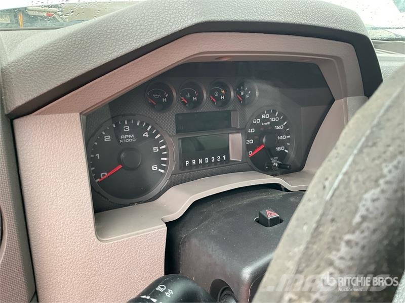 Ford F-450 Plataformas aéreas montadas em camião