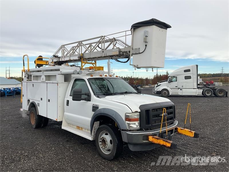 Ford F-450 Plataformas aéreas montadas em camião