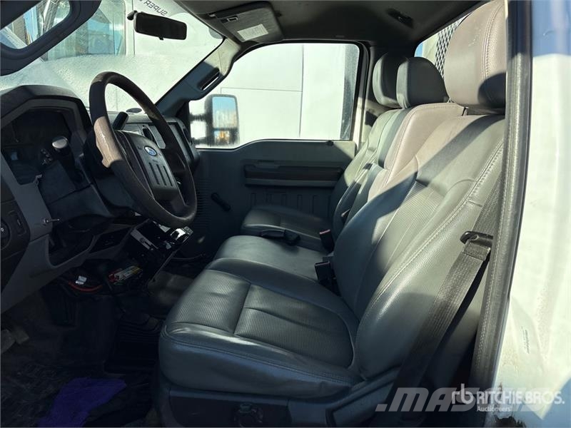 Ford F-450 XL 4x4 Snow Plow Truck Komunální / Multi-užitková vozidla