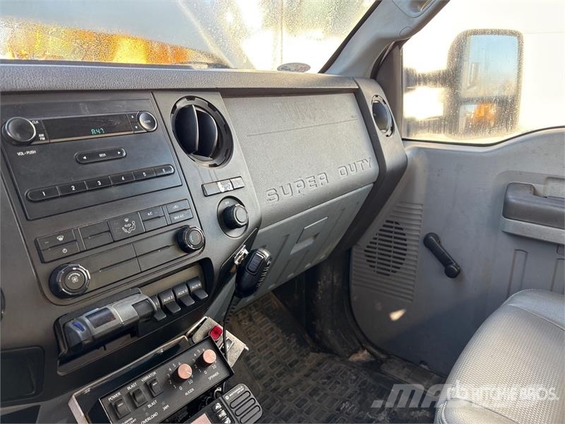 Ford F-450 XL 4x4 Snow Plow Truck Komunální / Multi-užitková vozidla