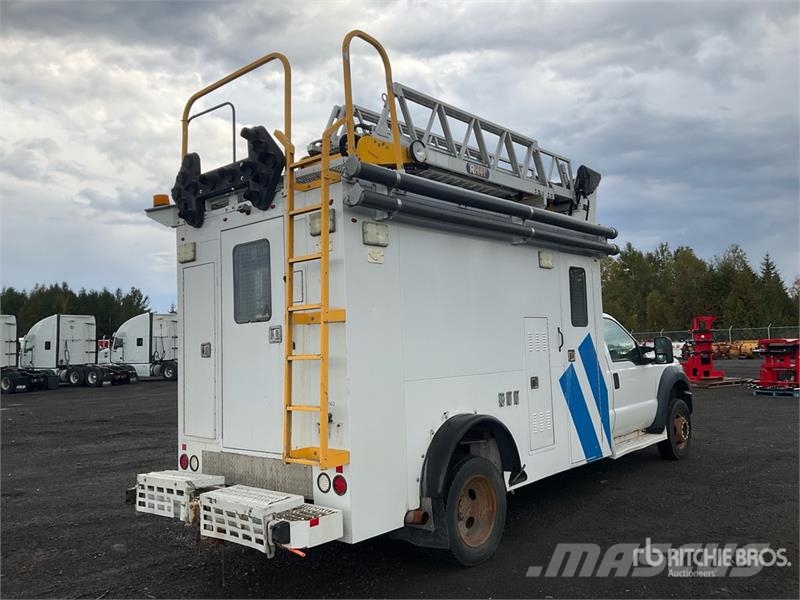 Ford F-550 Podnośniki koszowe