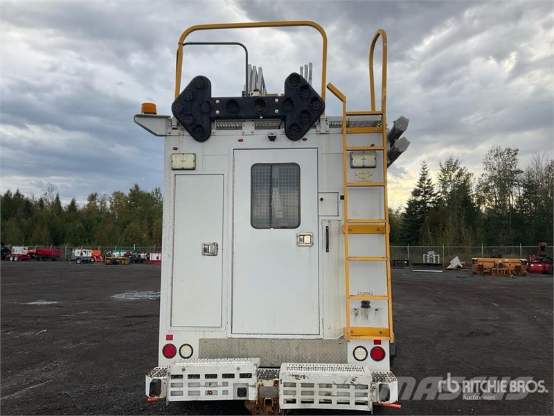 Ford F-550 Podnośniki koszowe