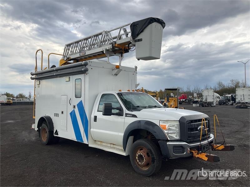 Ford F-550 Podnośniki koszowe