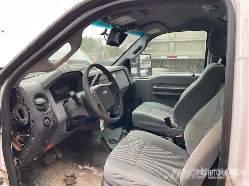 Ford F-550 Avtokošare