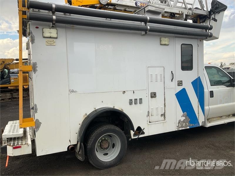 Ford F-550 Podnośniki koszowe