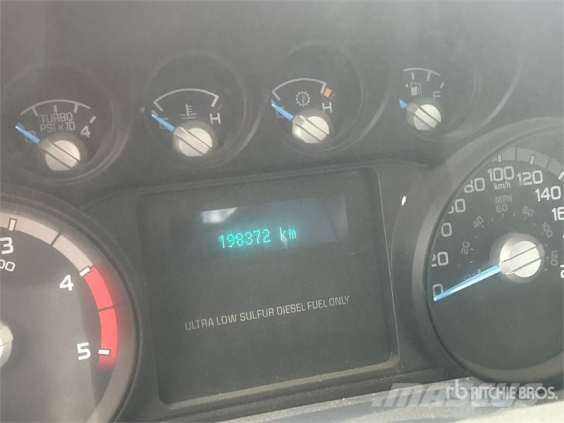Ford F-550 Camiones bañeras basculantes o volquetes
