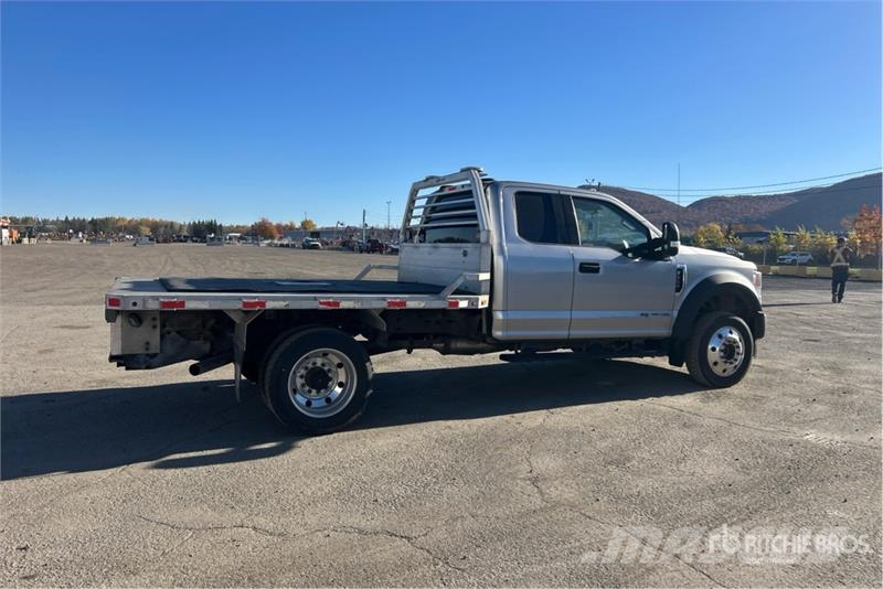 Ford F-550 Flatbed kamyonlar